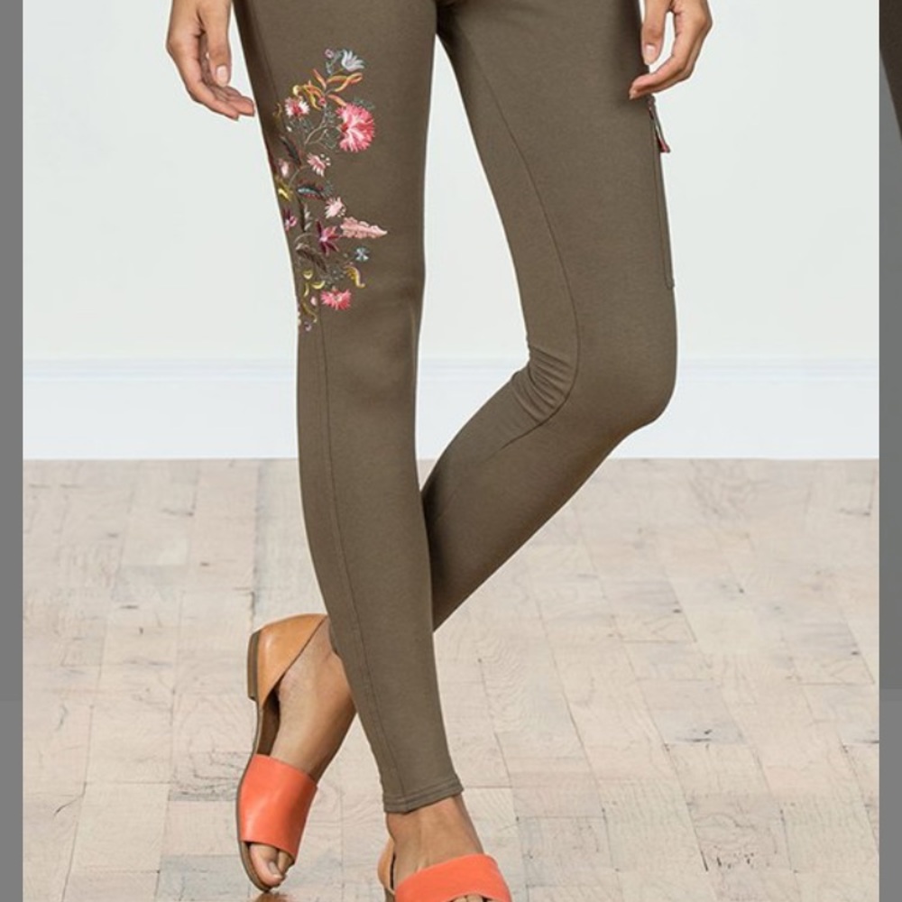 Matilda Jane floral embroidered woman’s leggings - Picture 1 of 8